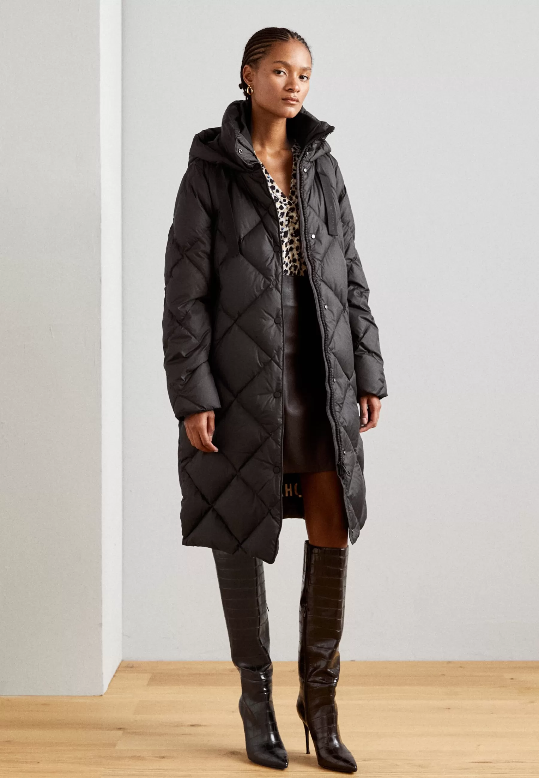 Online Coat Fixed Hood Side Slits Zipper Pockets Logo Tapes - Piumino Donna Piumini Lunghi