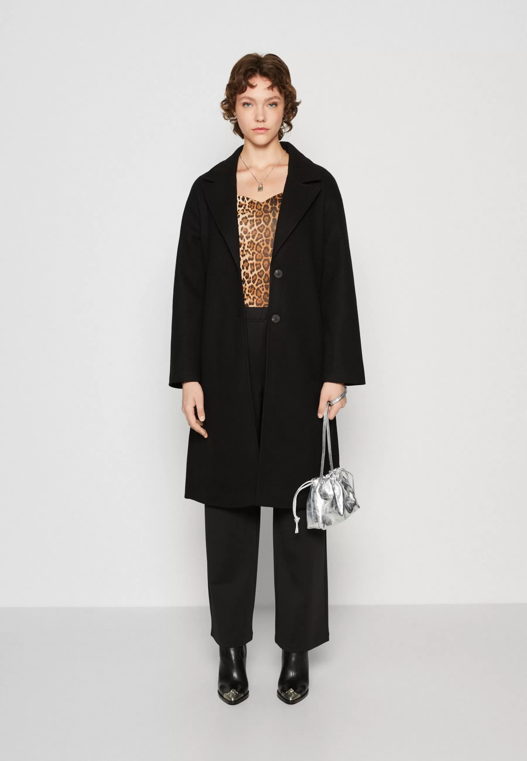 Shop Vipoko Long Belt Coat - Cappotto Classico Donna Classici